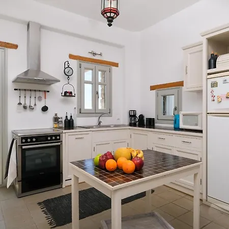 Nefeli's Seaside And Sunset Holiday home *